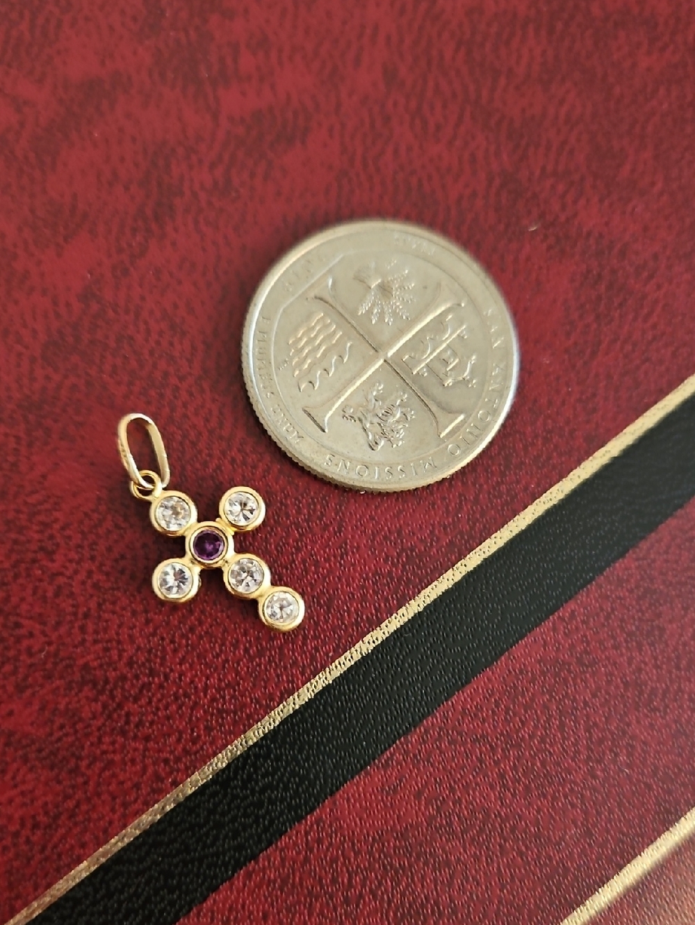 14K Gold Cross Pendant Marked 585. - Picture 5 of 6